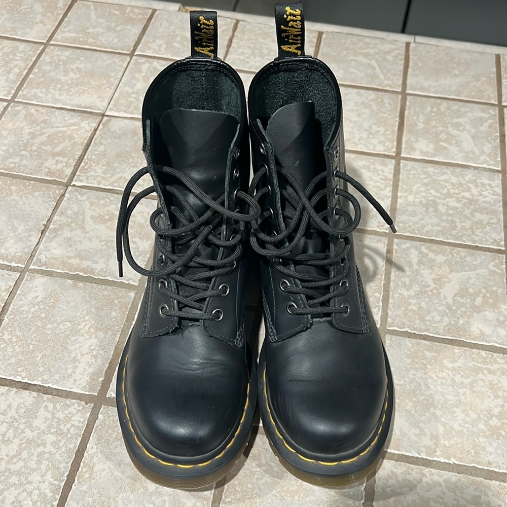 Dr Marten Boots Sz 8